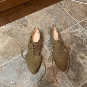 Nine West Nambero tie up flats